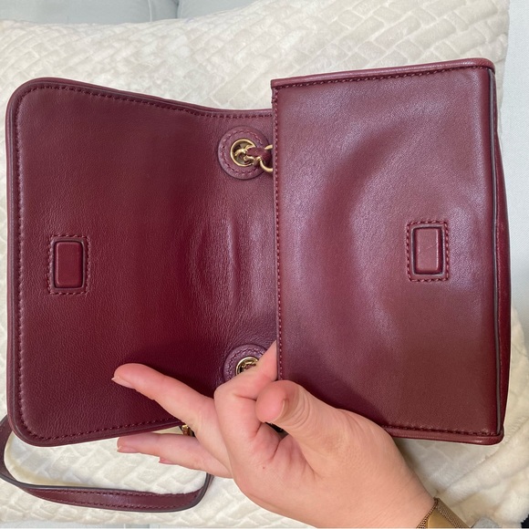 Tory Burch burgundy maroon, red Fleming bag, Crossbody, gold chain - Picture 4 of 13
